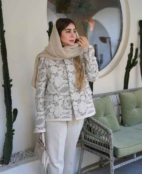 مدل مانتو دخترانه ۱۴۰۳ شیک و جذاب با طرح های لاکچری و مدرن