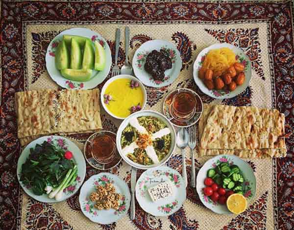مدل سفره افطار ساده و مجلسی شیک جذاب برای مهمانی 