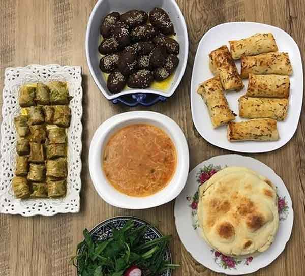مدل سفره افطار ساده و مجلسی شیک جذاب برای مهمانی 