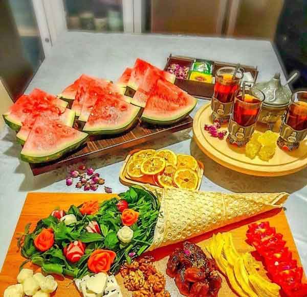 مدل سفره افطار ساده و مجلسی شیک جذاب برای مهمانی 