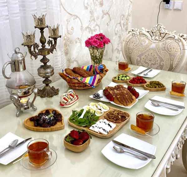 مدل سفره افطار ساده و مجلسی شیک جذاب برای مهمانی 