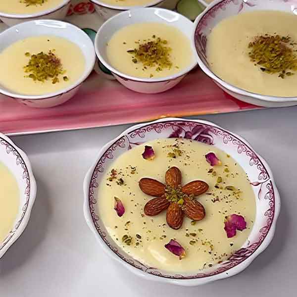 تزیین فرنی برای ماه رمضان وانیلی و زعفرانی با نکات و روش های مختلف
