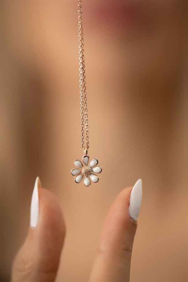 مدل گردنبند دخترانه طلا یا طرح های ساده و لاکچری جذاب و کیوت دلبر