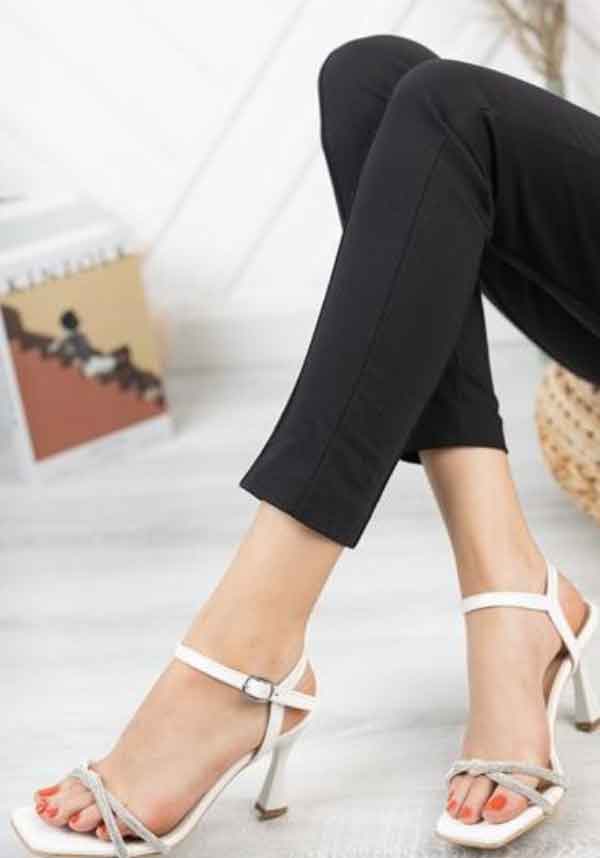 مدل کفش پاشنه بلند مجلسی دخترانه و زنانه با طرح های جذاب و لاکچری
