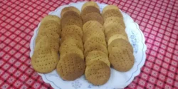 فوت و فن بیسکوییت ساقه طلایی و راز خوشمزگی بیسکوییت ساقه طلایی خوشمزه و خانگی