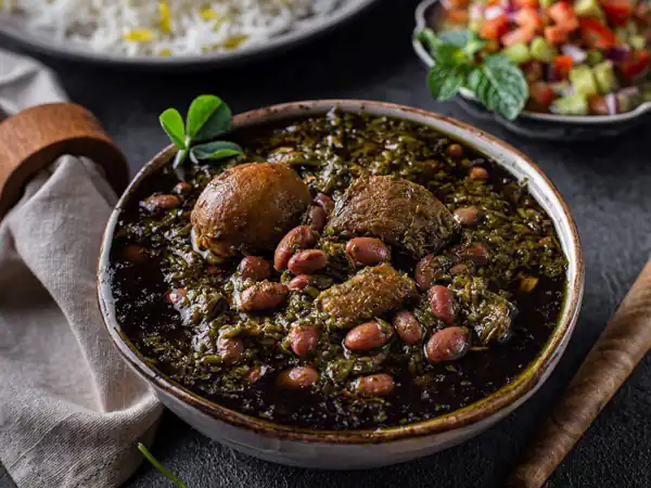 فوت و فن خورش قورمه سبزی گیلانی و راز خوشمزگی خورش قورمه سبزی گیلانی