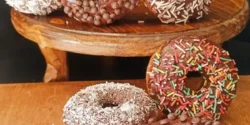 فوت و فن دونات خرمالو و راز خوشمزگی  دونات خرمالو خوشمزه و خانگی