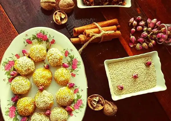 فوت و فن حلوای زعفرانی مغزدار و راز خوشمزگی حلوای زعفرانی مغزدار