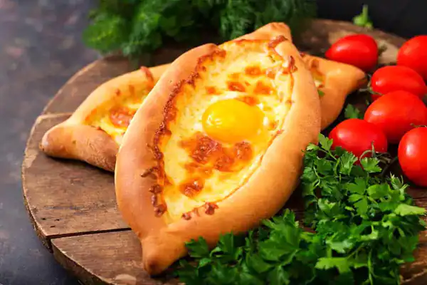 فوت و فن خاچاپوری و راز خوشمزگی خاچاپوری خوشمزه و خانگی