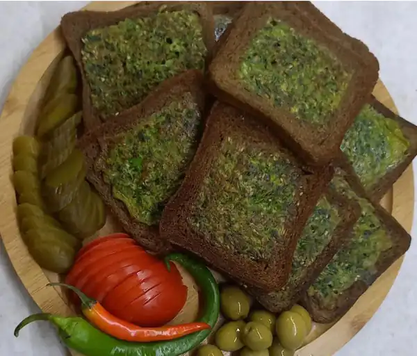 فوت و فن کوکو سبزی با نان تست و راز خوشمزگی کوکو سبزی با نان تست خوشمزه