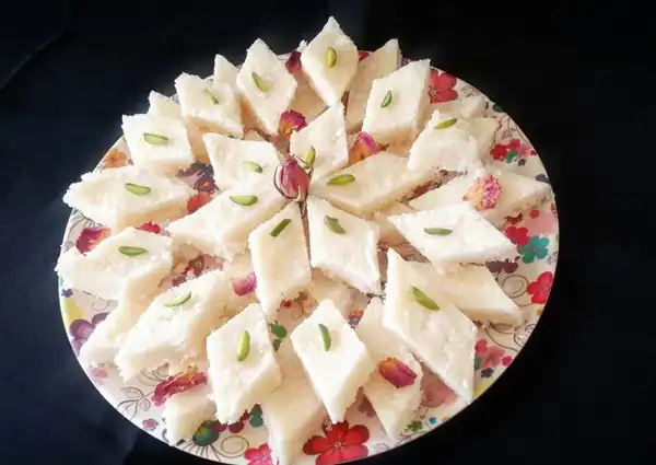 فوت و فن لوز نارگیلی و راز خوشمزگی لوز نارگیلی خوشمزه و خانگی