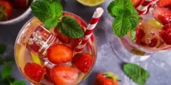 فوت و فن موهیتو توت فرنگی و راز خوشمزگی موهیتو توت فرنگی خوشمزه و خانگی