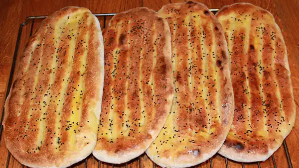 فوت و فن نان پنجه کش و راز خوشمزگی نان پنجه کش خوشمزه و خانگی