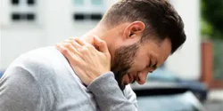 درمان گرفتگی گردن خیراندیش و علت و علائم و راههای پیشگیری