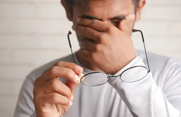 درمان خستگی چشم خیراندیش و علت و علائم و راههای پیشگیری