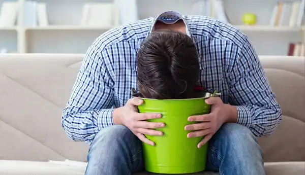 درمان تهوع خیراندیش و علت و علائم و راههای پیشگیری