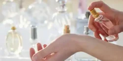 تعبیر خواب عطر خریدن ابن سیرین + برای دختر مجرد و زن متاهل از نظر روانشناسی