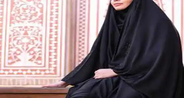 تعبیر خواب چادر مشکی+ برای دختر مجرد و زن متاهل از نظر روانشناسی