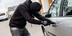 تعبیر خواب دزد ماشین + برای دختر مجرد و زن متاهل از نظر روانشناسی