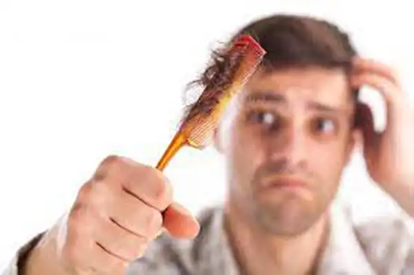 تعبیر خواب ریزش مو+ برای دختر مجرد و زن متاهل از نظر روانشناسی